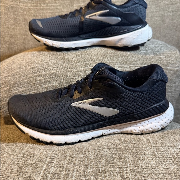 Brooks Adrenaline GTS 20 Women’s Black and White Mesh Running Sneakers Size 7.5 - Picture 2 of 11